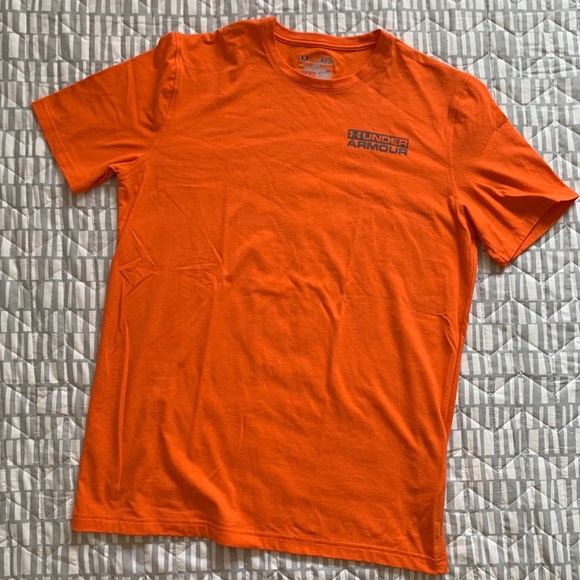 UNDER ARMOUR TOP - Picture 1 of 6
